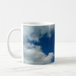 Grote wolkenflarden koffiemok
