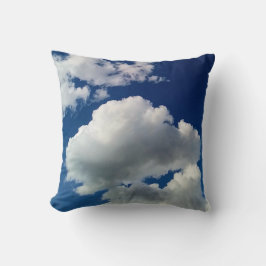 Grote zachte wolken kussen