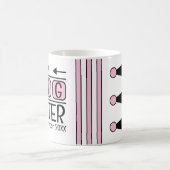 Grote zus initialen est. maand jaar roze koffiemok (Center)