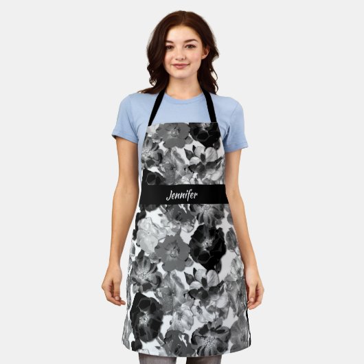 Grote zwarte en witte Rozen Schort (Gedragen)