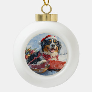 Grote Zwitserse Berghond in slee Kerstmis Keramische Bal Ornament