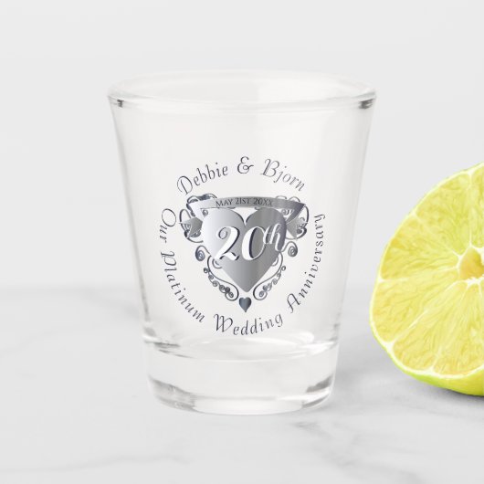 Groter 10e, 20e, 25e bruiloft Jubileum Hart Shot Glas (Voorkant)
