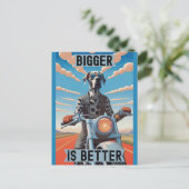 Groter is beter: een grote Deen rijden op een moto Briefkaart (Staand voorkant)