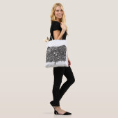 Grotesque Nummer 1, door Brian Benson Tote Bag (Op model)