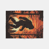 Grotevoet Sasquatch Bos Zonsondergang Fleece Deken (Voorkant (Horizontaal))