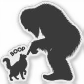 Grotevoet Speelse Langharige Kat Boop Sticker (Voorkant)