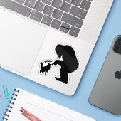Grotevoet Speelse Langharige Kat Boop Sticker (Laptop met iPhone)