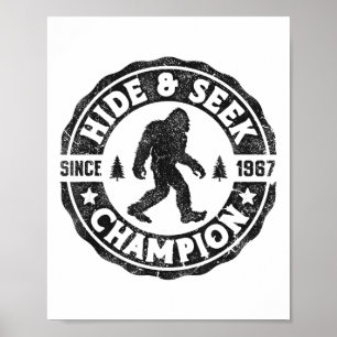 Grotevoet Verstoppertje Kampioen Grappige Sasquatc Poster