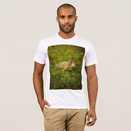 Groundhog in een T-shirt voor het veld (Voorkant volledig)