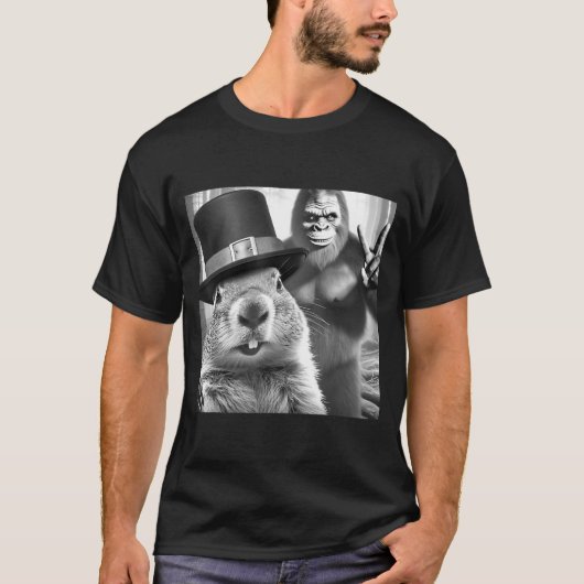 Groundhog Taking Selfie With Bigfoot Funny Groundh T-shirt (Voorkant)