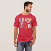 Grow Withhe Flow 70s Boho Peace Hippie Gift funny T-shirt (Voorkant volledig)