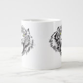 Growling tijger in zwart met gele ogen grote koffiekop (Voorkant)