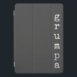Grumpa | Funny Grumpy Grandpa in zwart-wit iPad Pro Cover<br><div class="desc">Een iPad-draagtas voor Grumpa! Gepersonaliseerd gebruikend een retro typemachine doopvont in wit op een zwarte achtergrond. Geweldig cadeautje voor een gruwelijke opa.</div>