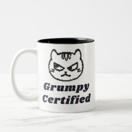 "Grumpy Certified" Funny Cat Meme Design Tweekleurige Koffiemok