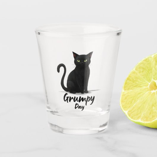 Grumpy Day met een zwarte kat Shot Glas (Voorkant)