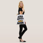 Grumpy Duck "Zero Quacks Gezien" Grappig Sarcastis Tote Bag (Op model)