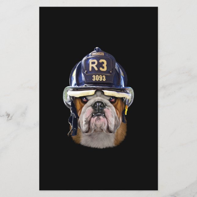 Grumpy English Bulldog Wearing Firefighter Helmet (Voorkant)