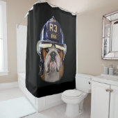 Grumpy English Bulldog Wearing Firefighter Helmet Douchegordijn (In situ)