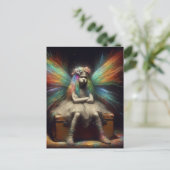 Grumpy Fairy Zittend op een kofferbak Briefkaart (Staand voorkant)