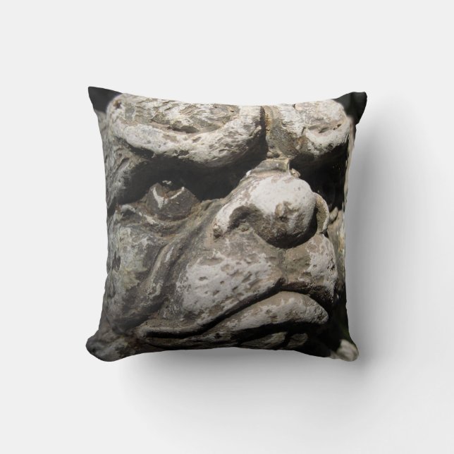 Grumpy Gargoyle Pillow Kussen (Voorkant)