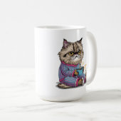 Grumpy kat in pyjama met koffie koffiemok (Voorkant rechts)
