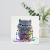 Grumpy kerstkat met kleurrijke lichten feestdagenkaart (Staand voorkant)