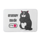 Grumpy mode op een rare vetkat badmat (Voorkant)