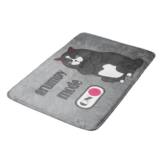 Grumpy mode op een rare vetkat badmat (Gekanteld)