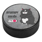 Grumpy mode op een rare vetkat hockey puck (3/4)