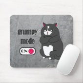 Grumpy mode op een rare vetkat muismat (Met muis)
