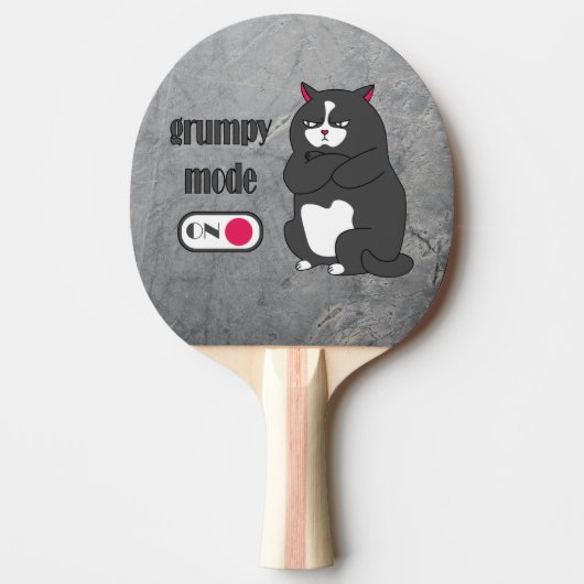 Grumpy mode op een rare vetkat tafeltennisbatje (Voorkant)