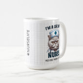 Grumpy Nurse Cat Mok – Grappig #NurseLife Gift (Voorkant rechts)