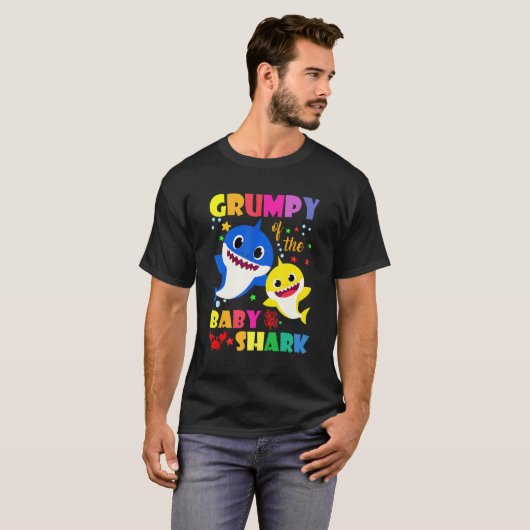 Grumpy Of The Birthday Shark Dad Mom Matching Fami T-shirt (Voorkant volledig)