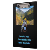 Grumpy Owl Nesting on Monogram Egg Foto Klembord (Links)