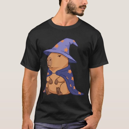 Grumpy Wizard Capybara met Magic Cape en Pet T-shirt (Voorkant)