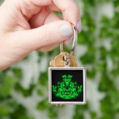 Grüne Flammenmonster am Sternenhimmel Sleutelhanger (Hand)