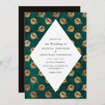 Grunge Blauwgroen en Gold Peacock Wedding Kaart<br><div class="desc">Grunge  donkere turquoise (blauwgroen) en gouden pauw de huwelijksuitnodiging die aan uw specifieke kenmerken kan worden aangepast.</div>