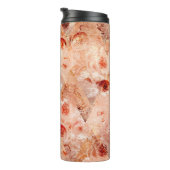 Grunge bloemenpatroon. Koraal achtergrond. Thermosbeker (Geroteerd rechts)