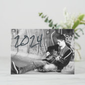 Grunge Guy Afstudeerder High School College Foto Aankondiging (Staand voorkant)