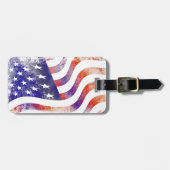 Grunge patriotic stromend Amerikaanse vlag, Old Gl Bagagelabel (Voorkant horizontaal)