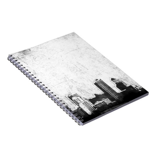 Grungy city background in zwart-wit notitieboek (Rechterzijde)