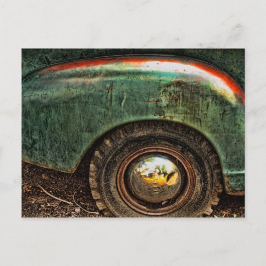 Grungy Old Green Rusty Truck Hubcap Tire - Briefka Briefkaart (Voorkant)