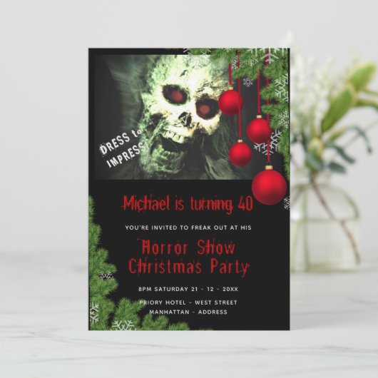 GRUWELIJKE Kerstfeest Uitnodiging Dode Enge Zombie (Staand voorkant)