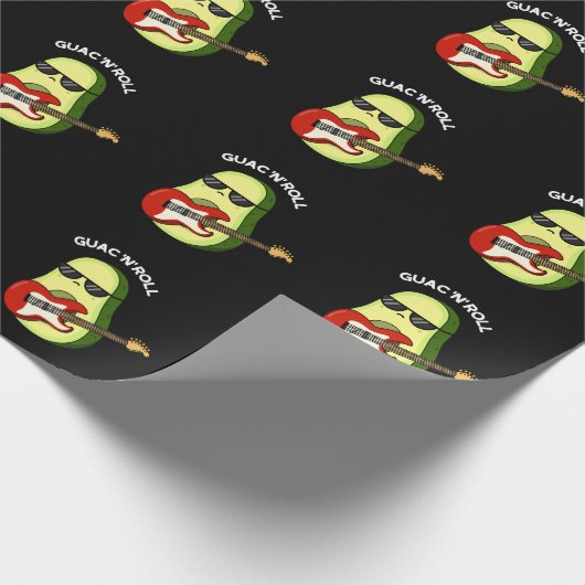 Guac En Roll Grappige Avocado Pun Donker BG Cadeaupapier (Hoek)