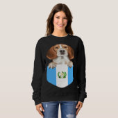 Guatemala Flag Beagle Dog In Pocket Trui (Voorkant volledig)