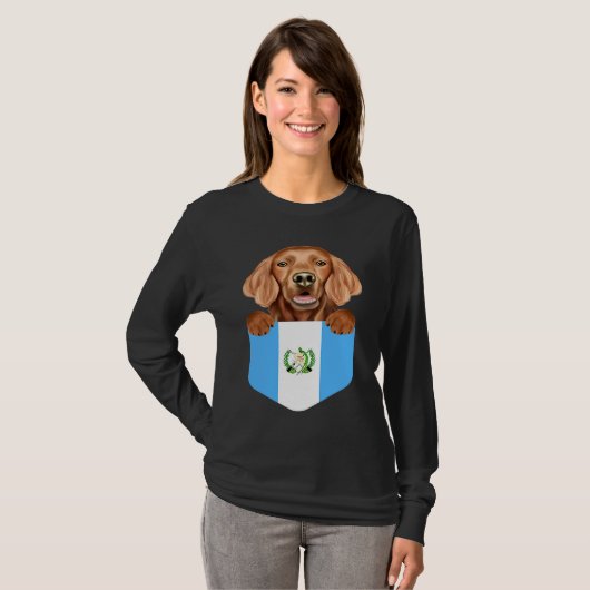 Guatemala Flag Irish Setter Dog In Pocket T-shirt (Voorkant volledig)