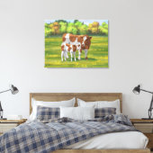 Guernsey Koe en Cute Calf in Summer Pasture Canvas Afdruk (Insitu (Slaapkamer))