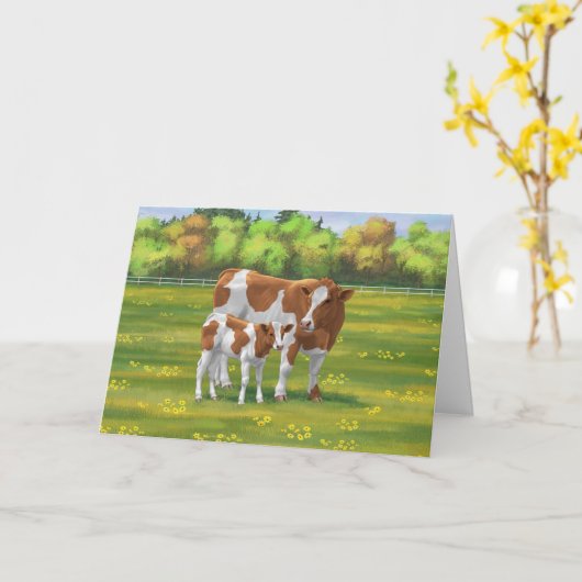 Guernsey Koe en Cute Calf in Summer Pasture Kaart (Gele Bloem)