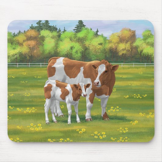 Guernsey Koe en Cute Calf in Summer Pasture Muismat (Voorkant)