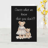 Guess What We Know – Gender Reveal Card Kaart (Gele Bloem)